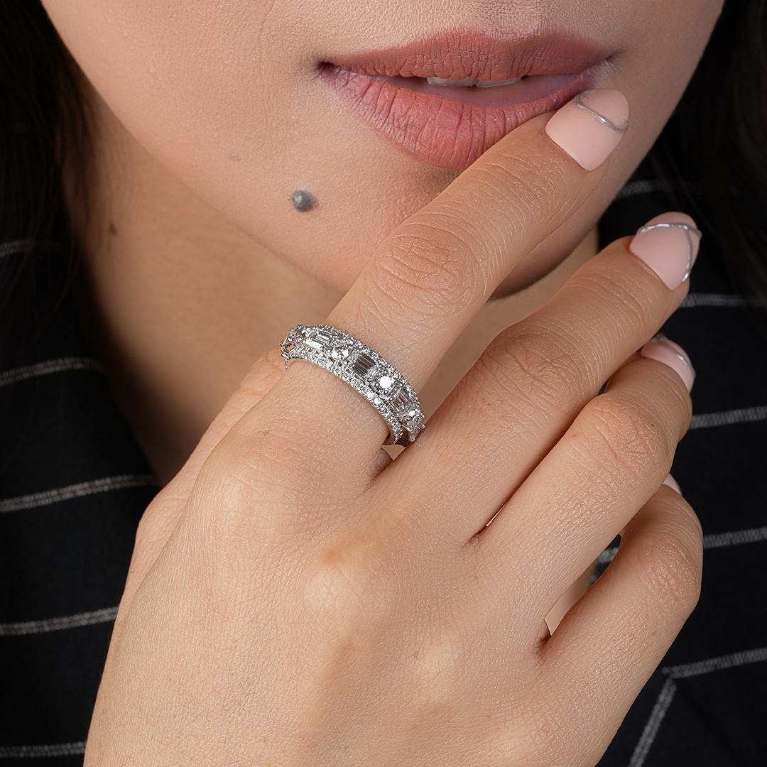 Round & Emerald Cut Diamond Wedding Band for Women