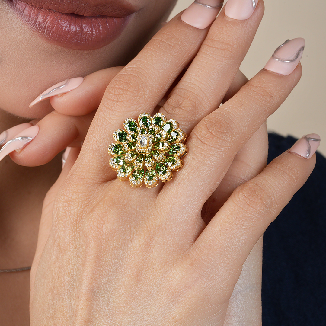 Pear-Shaped Emerald Cut Vintage Diamond Ring for Wedding