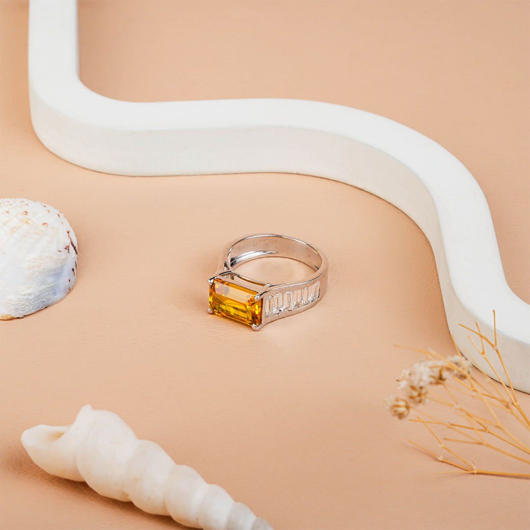 Citrine Emerald cut - Bugatti-style side Diamonds Ring