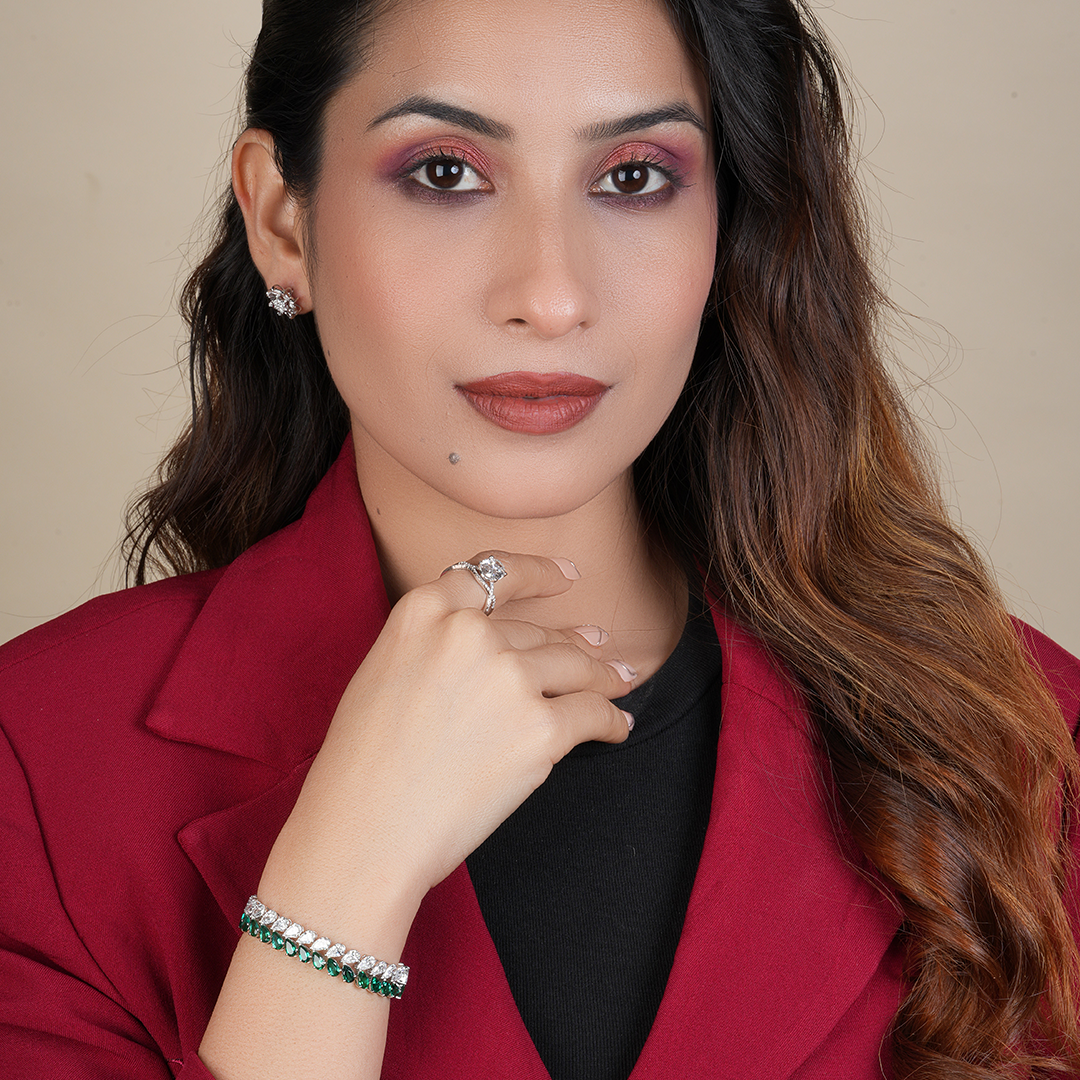 White & Emerald Pear Cut Diamond Luxury Tennis Bracelet