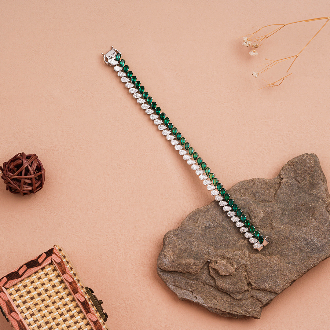 White & Emerald Pear Cut Diamond Luxury Tennis Bracelet